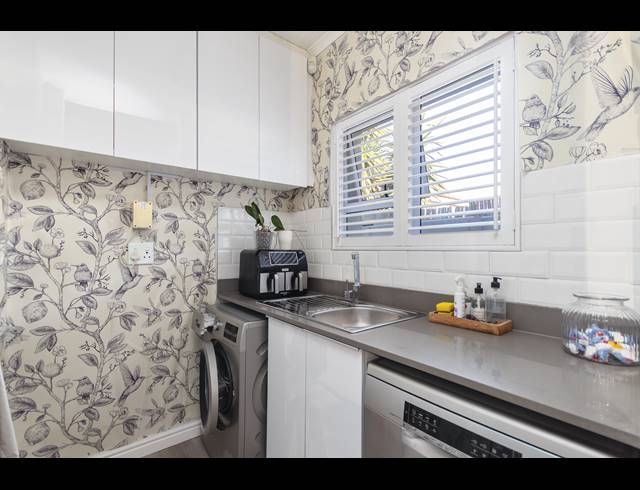 3 BEDROOM FREEHOLD FOR SALE IN PARKLANDS